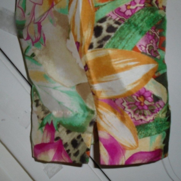 Silk Soft Tropical Floral Print Summer Fun Shirt - Picture 4 of 4